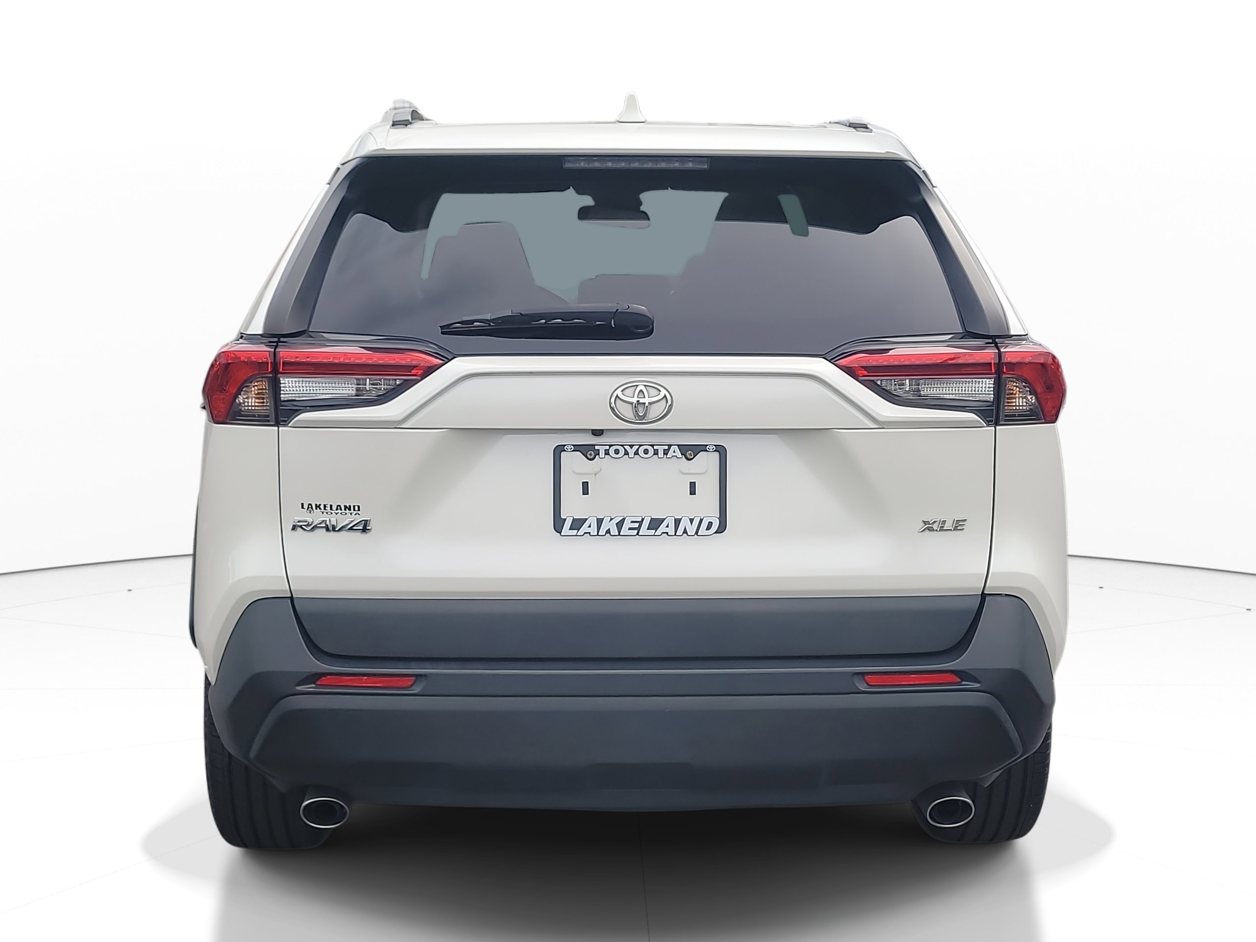 Used 2021 Toyota RAV4 XLE Premium FWD image 6