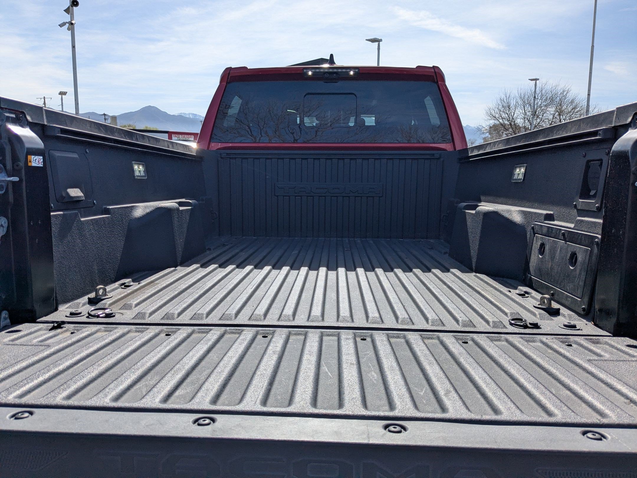 Used 2024 Toyota Tacoma TRD Off-Road w/ TRD Off Road Premium Package image 31