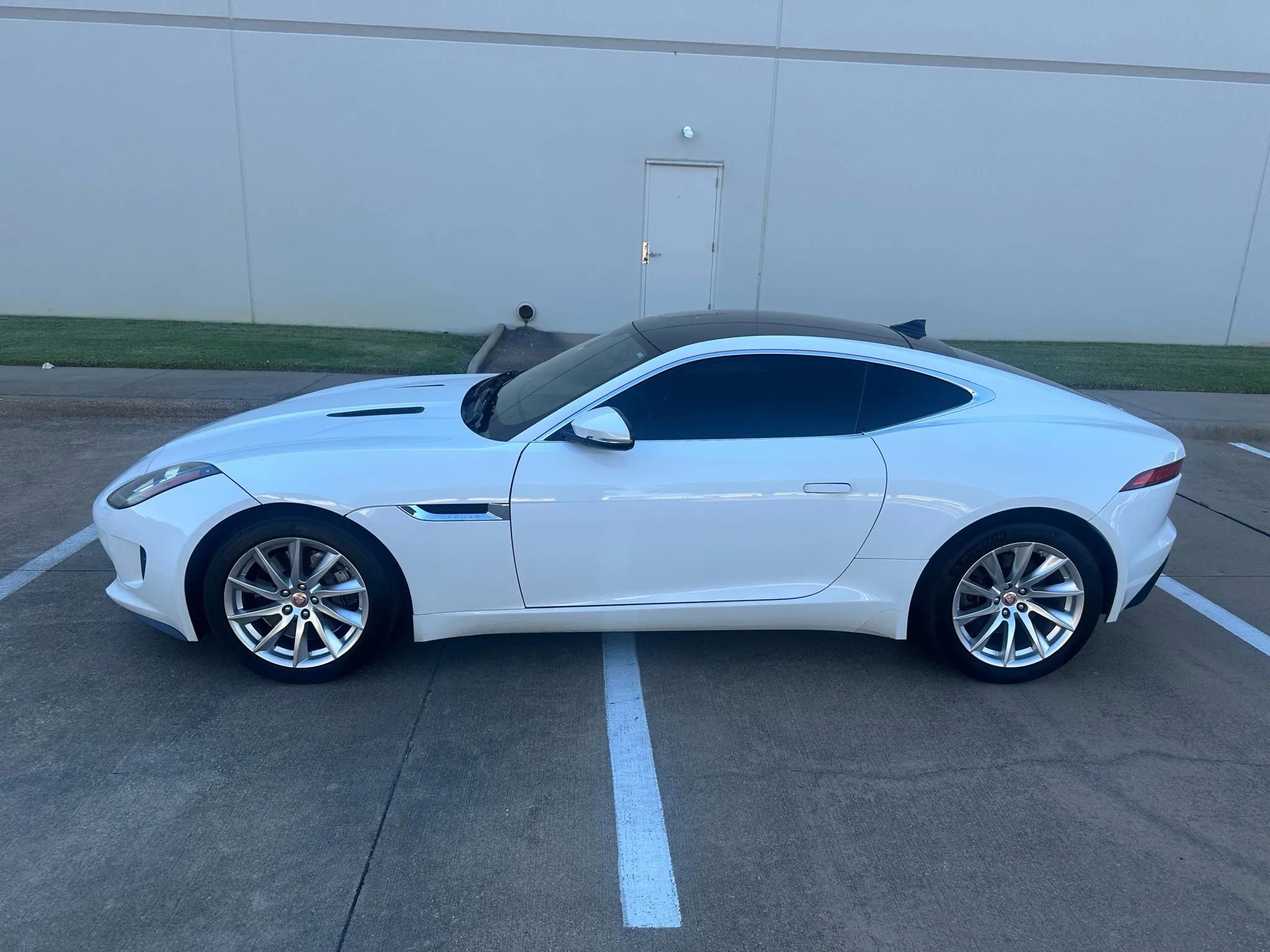 Used 2016 Jaguar F-TYPE Coupe image 2