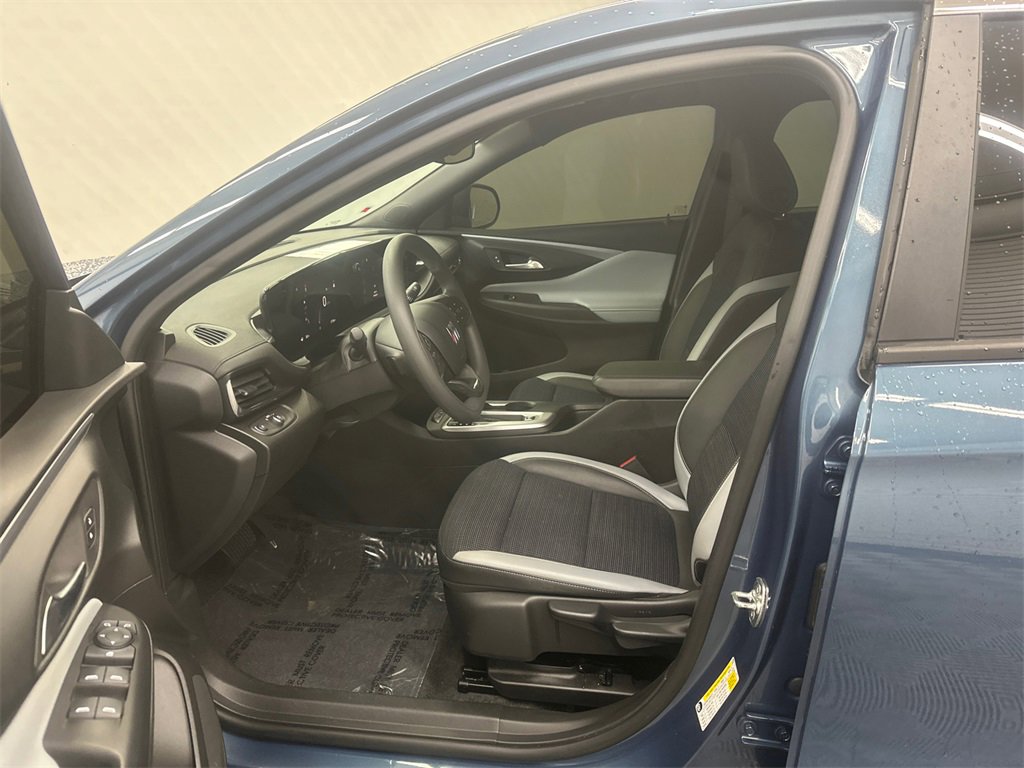 Used 2024 Buick Envista Preferred image 9