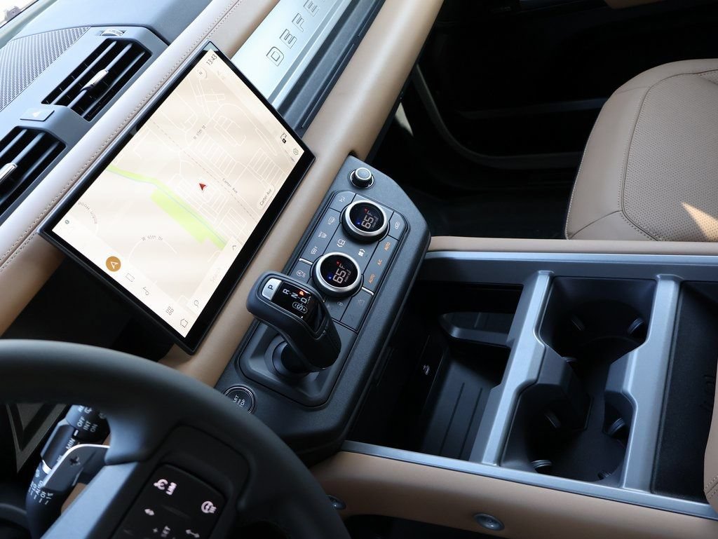 New 2025 Land Rover Defender 130 V8 AWD/4WD image 19