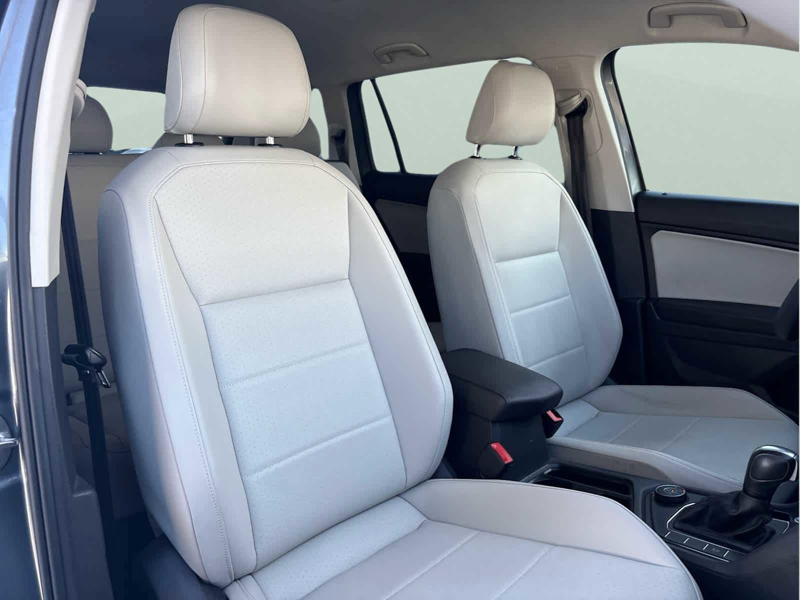 Certified 2020 Volkswagen Tiguan SE image 21