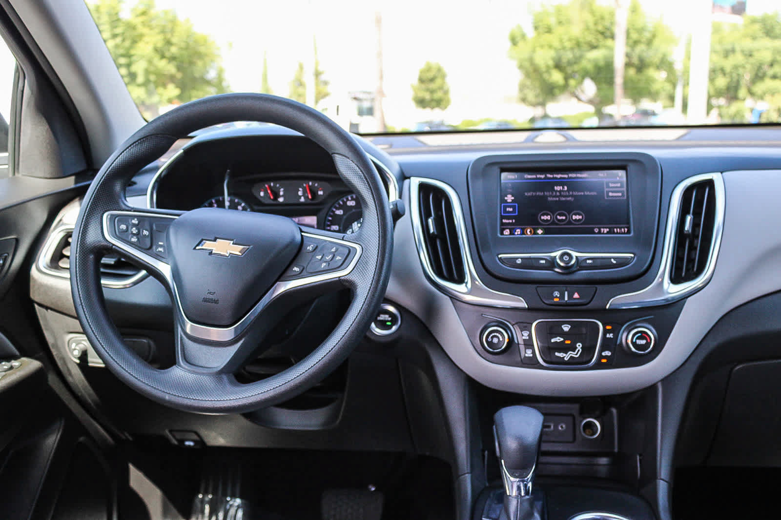 Used 2023 Chevrolet Equinox LS FWD image 13