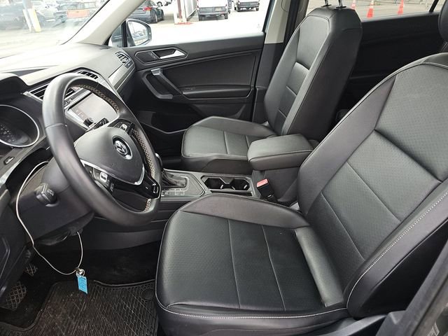 Used 2021 Volkswagen Tiguan SE FWD image 3