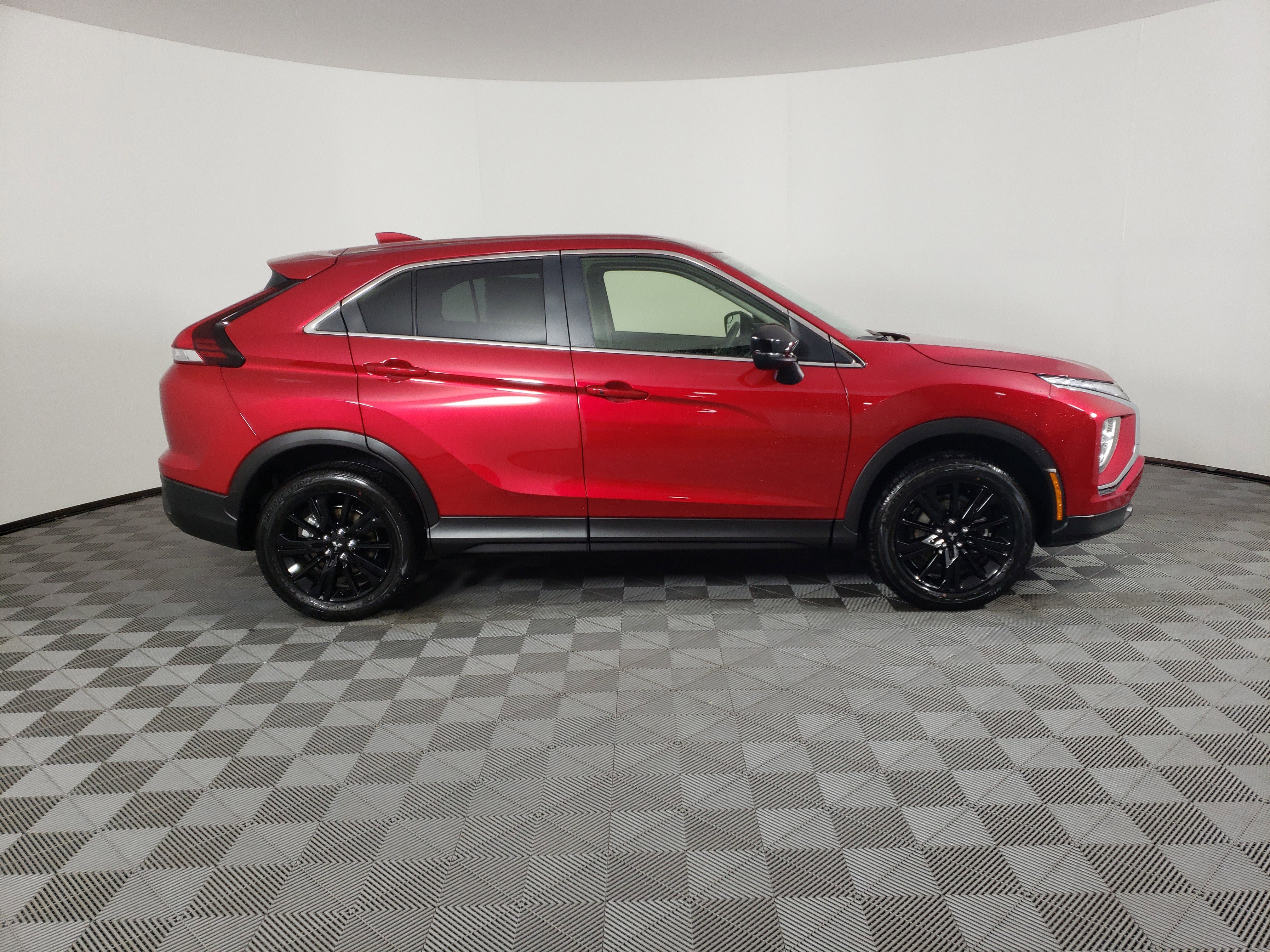 New 2026 Mitsubishi Eclipse Cross LE image 3