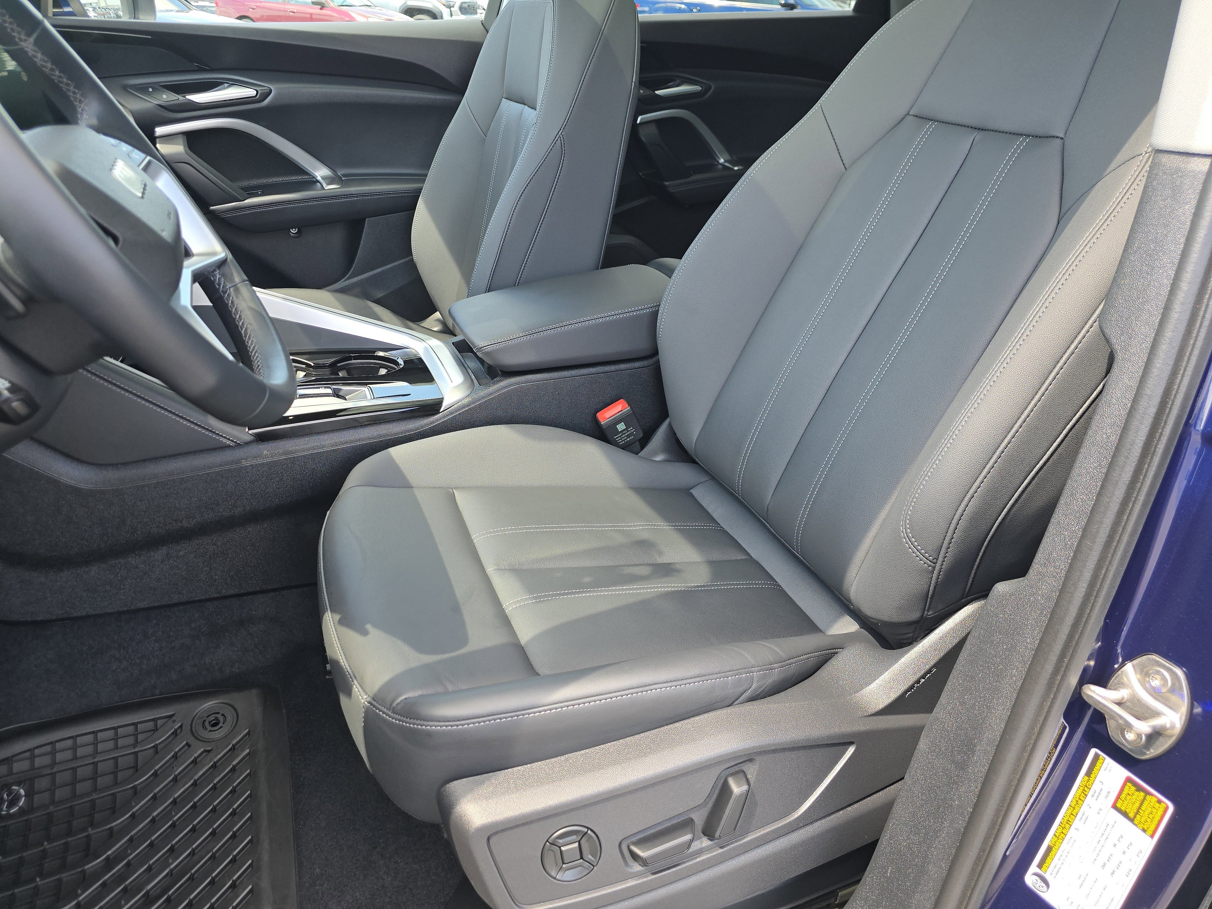 Certified 2025 Audi Q5 Premium w/ Convenience Package AWD/4WD image 21