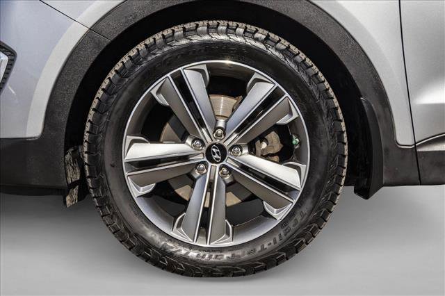 Used 2014 Hyundai Santa Fe GLS image 9