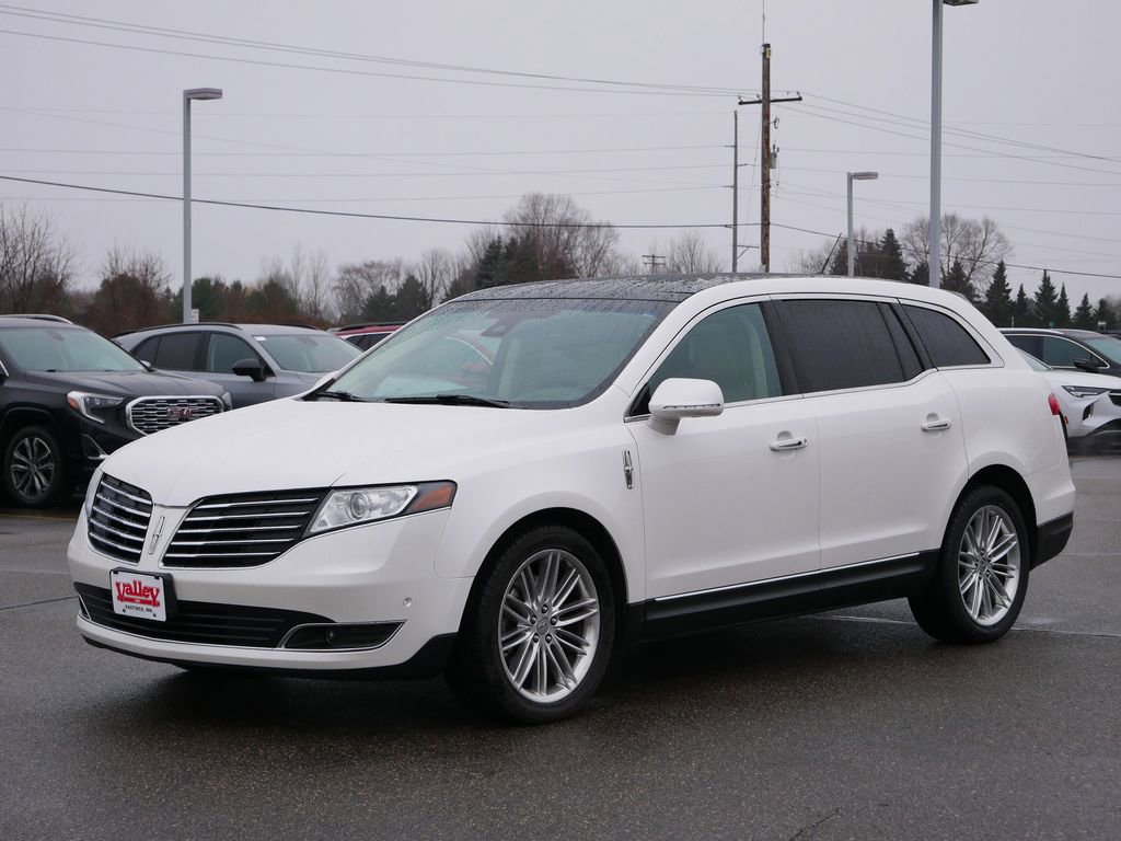 Used 2019 Lincoln MKT AWD image 3
