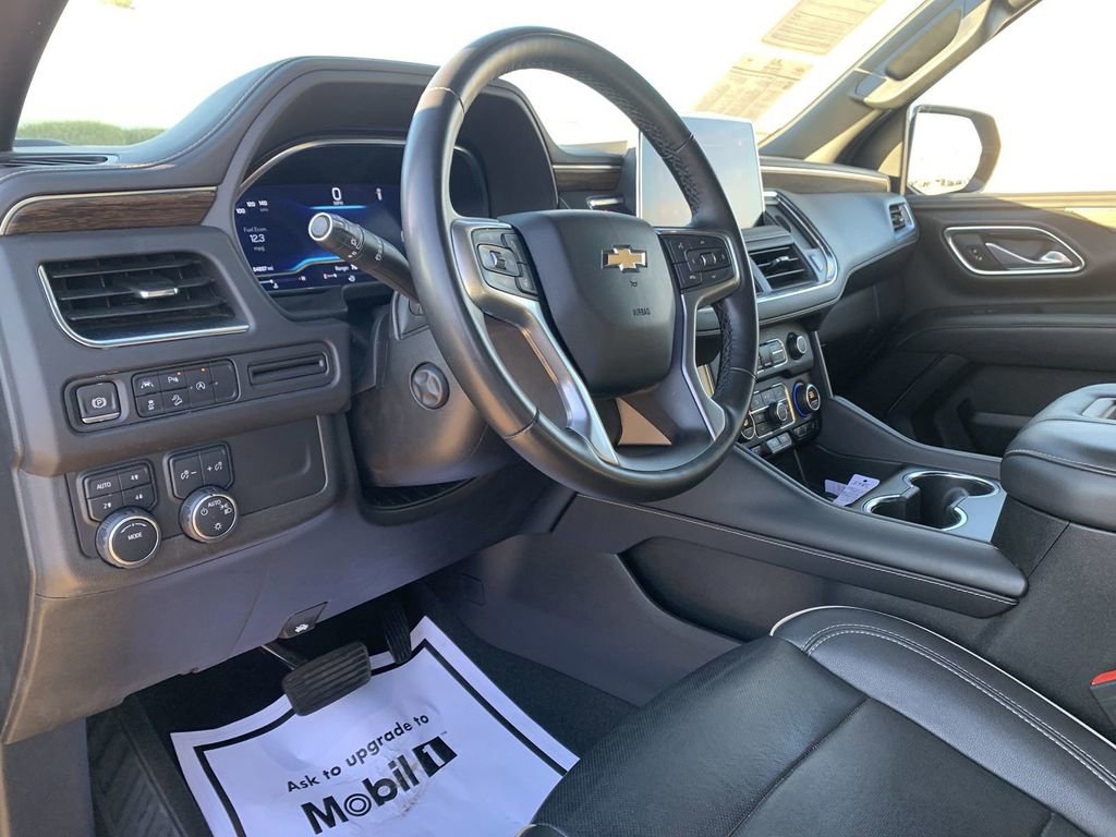 Used 2024 Chevrolet Suburban Premier image 7