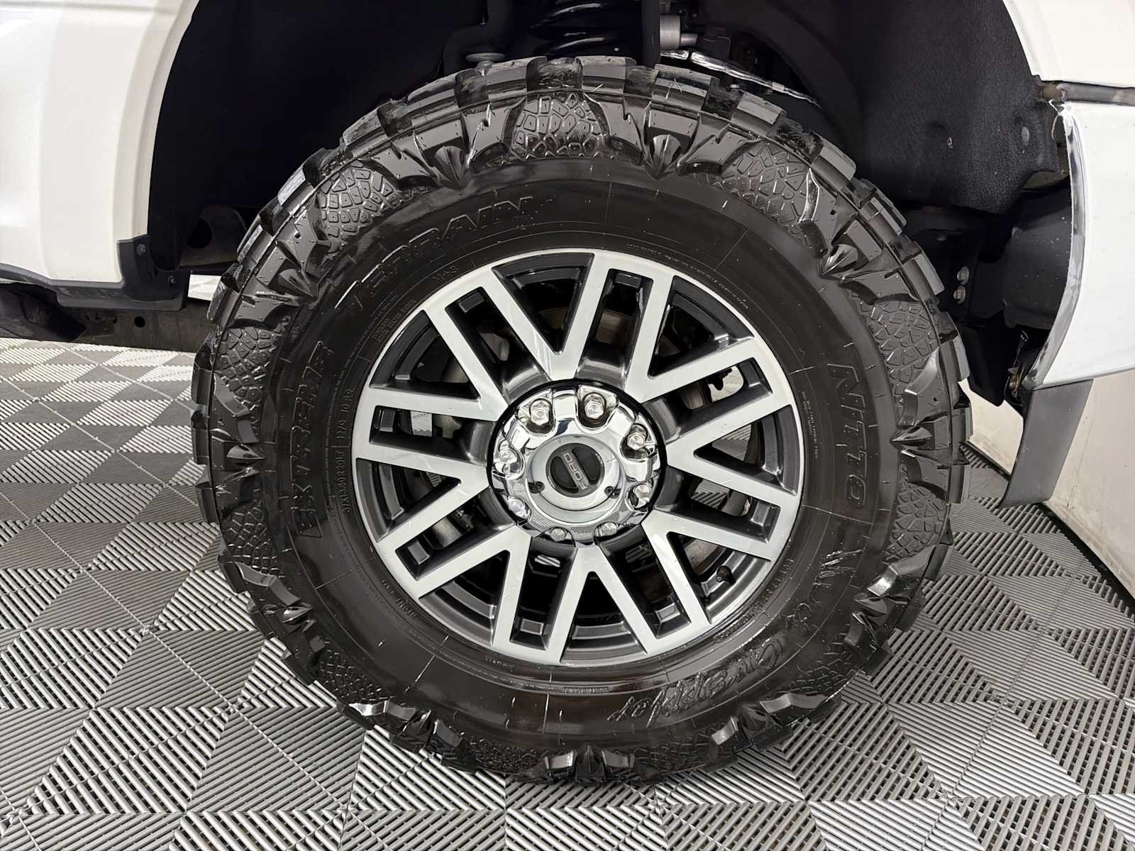 Used 2019 Ford F350 Lariat w/ Lariat Ultimate Package AWD/4WD image 11