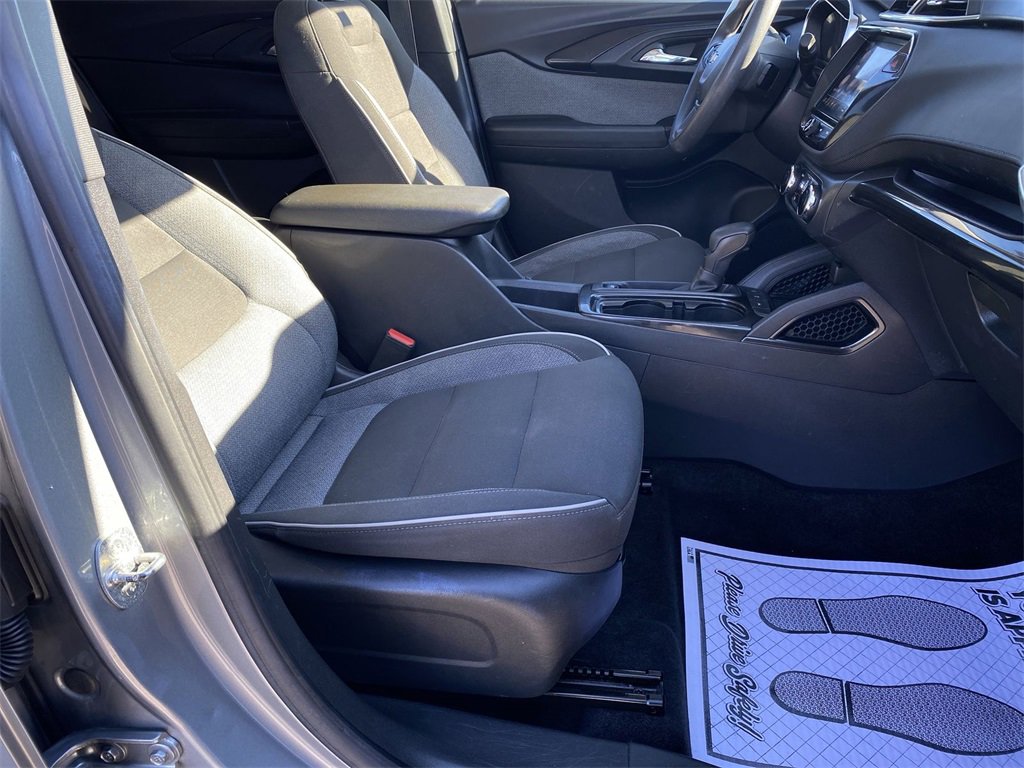 Used 2023 Chevrolet TrailBlazer LT w/ Convenience Package image 39