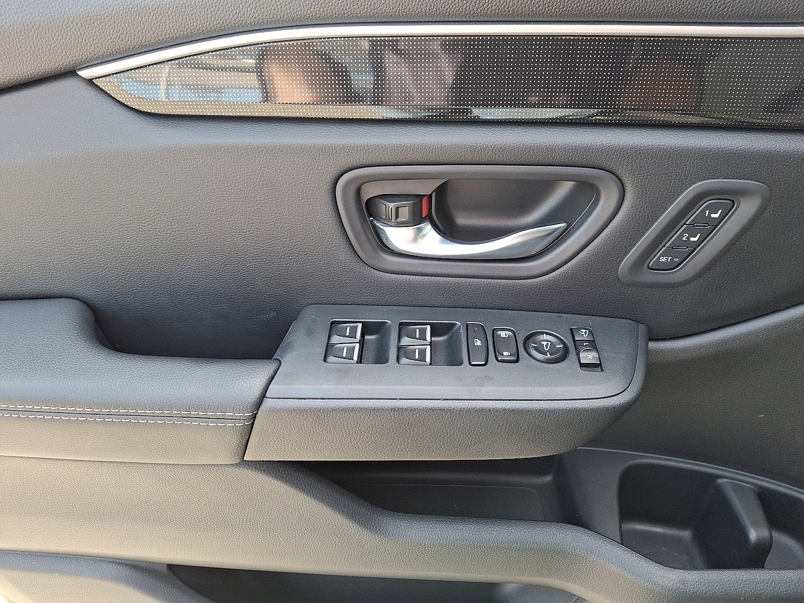 Used 2023 Honda Pilot Elite image 13