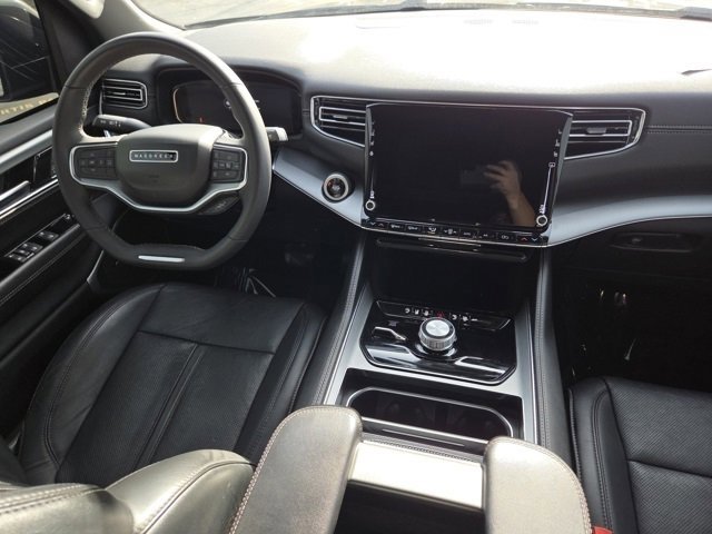 Used 2024 Jeep Wagoneer Series II image 32