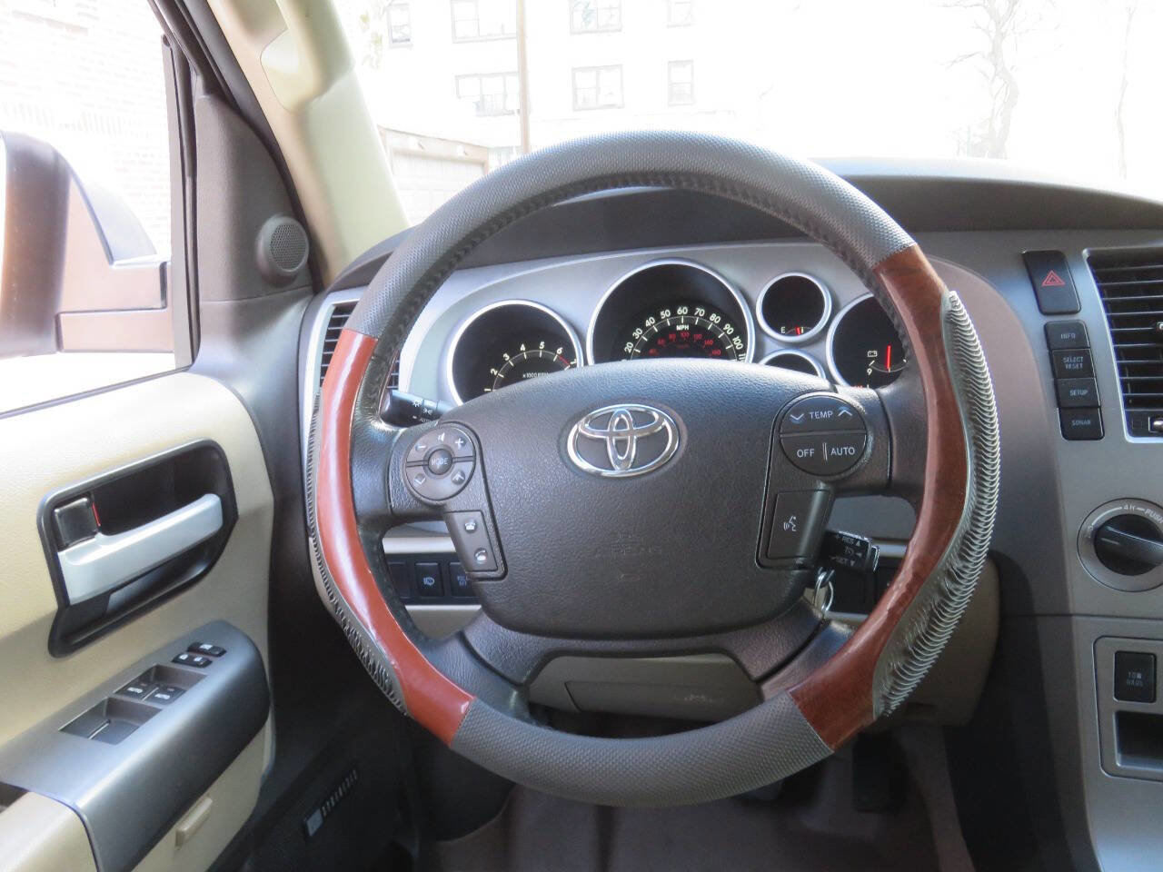 Used 2011 Toyota Sequoia Limited image 14