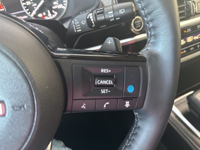 Used 2024 Nissan Pathfinder SL w/ Black Appearance Package image 17