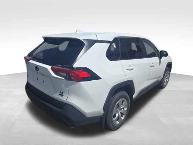 Used 2023 Toyota RAV4 LE image 9