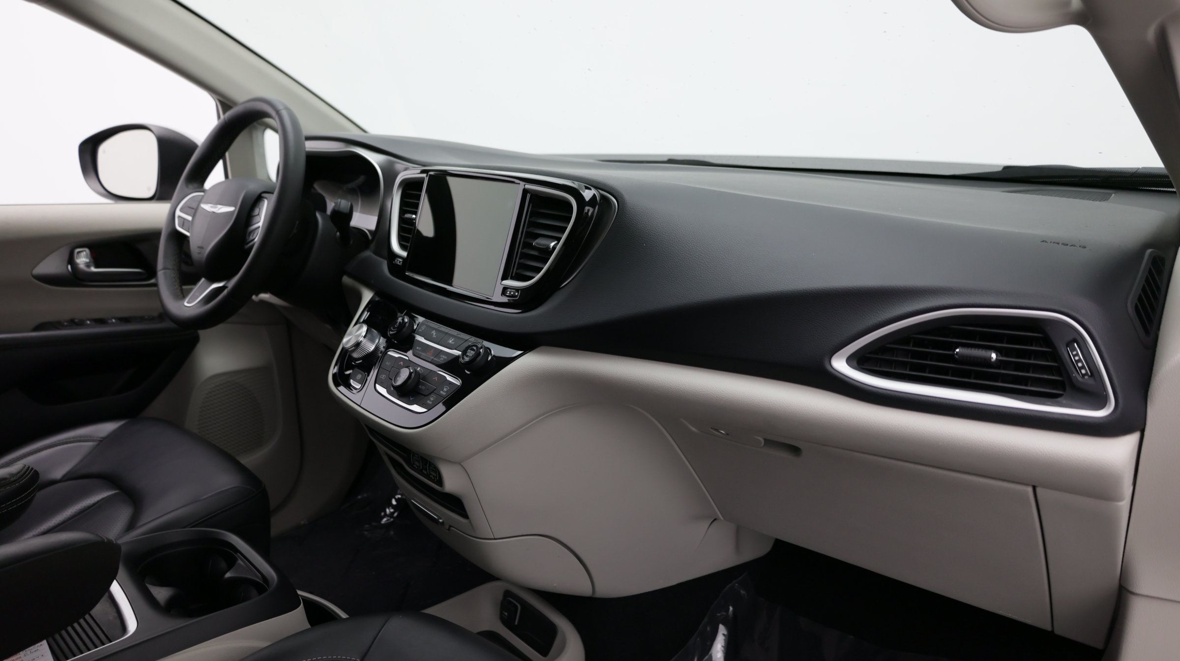 Used 2023 Chrysler Pacifica Touring-L FWD image 43