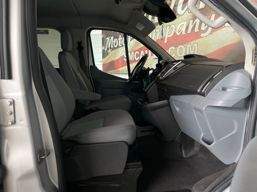 Used 2017 Ford Transit 150 XLT image 19