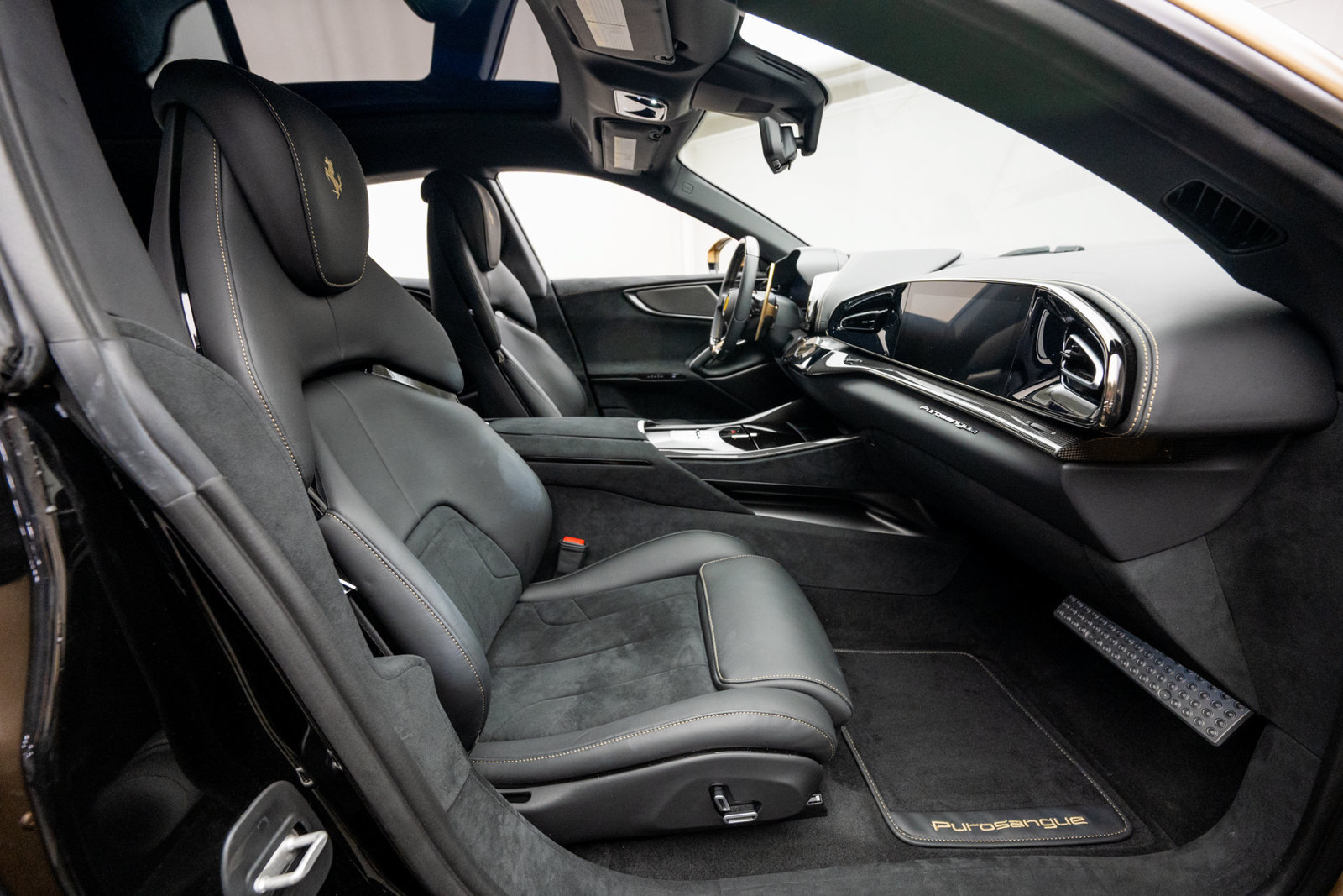 Used 2025 Ferrari Purosangue AWD/4WD image 15