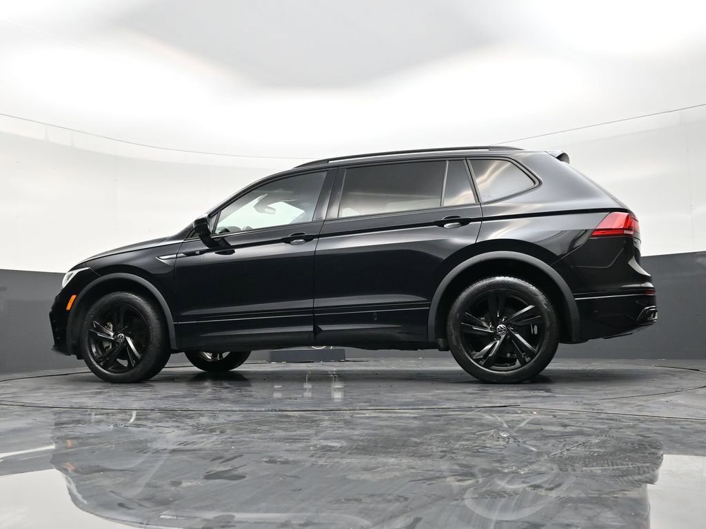 Used 2023 Volkswagen Tiguan SE R-Line image 21