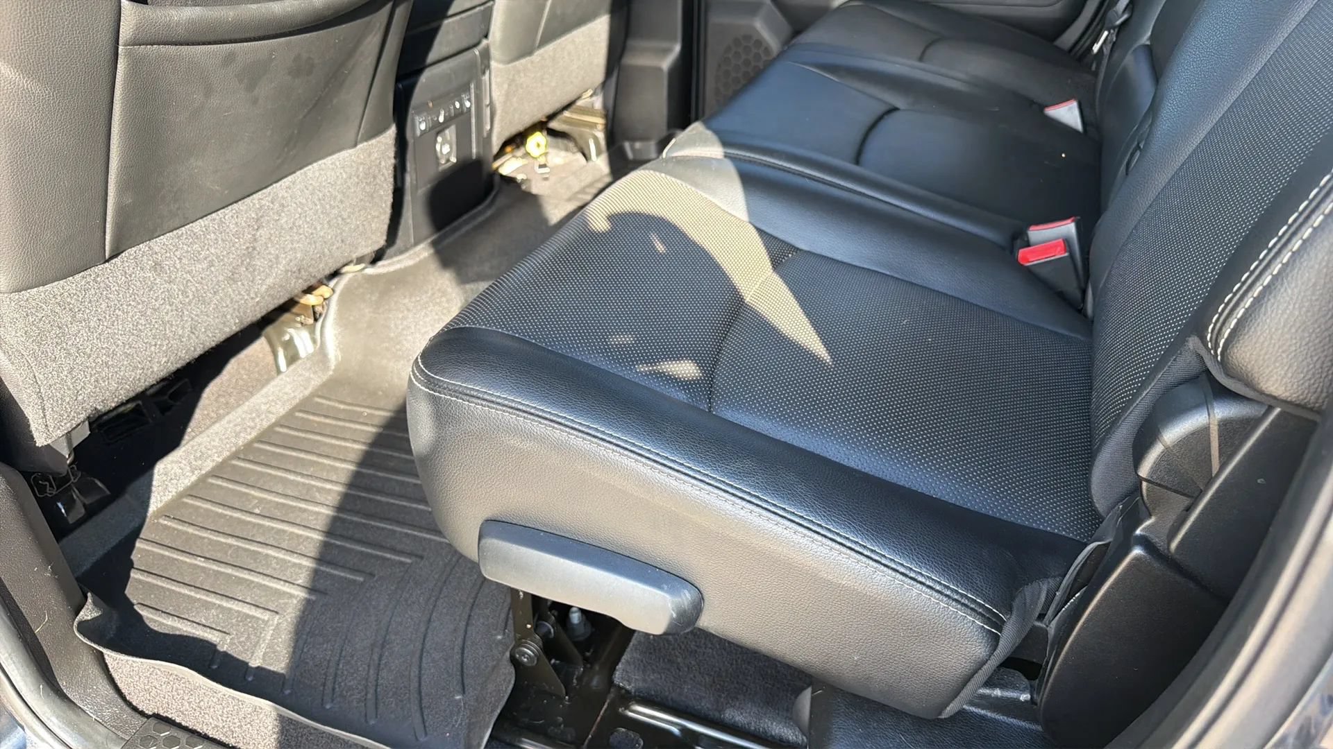 Used 2013 RAM 3500 Laramie AWD/4WD image 36