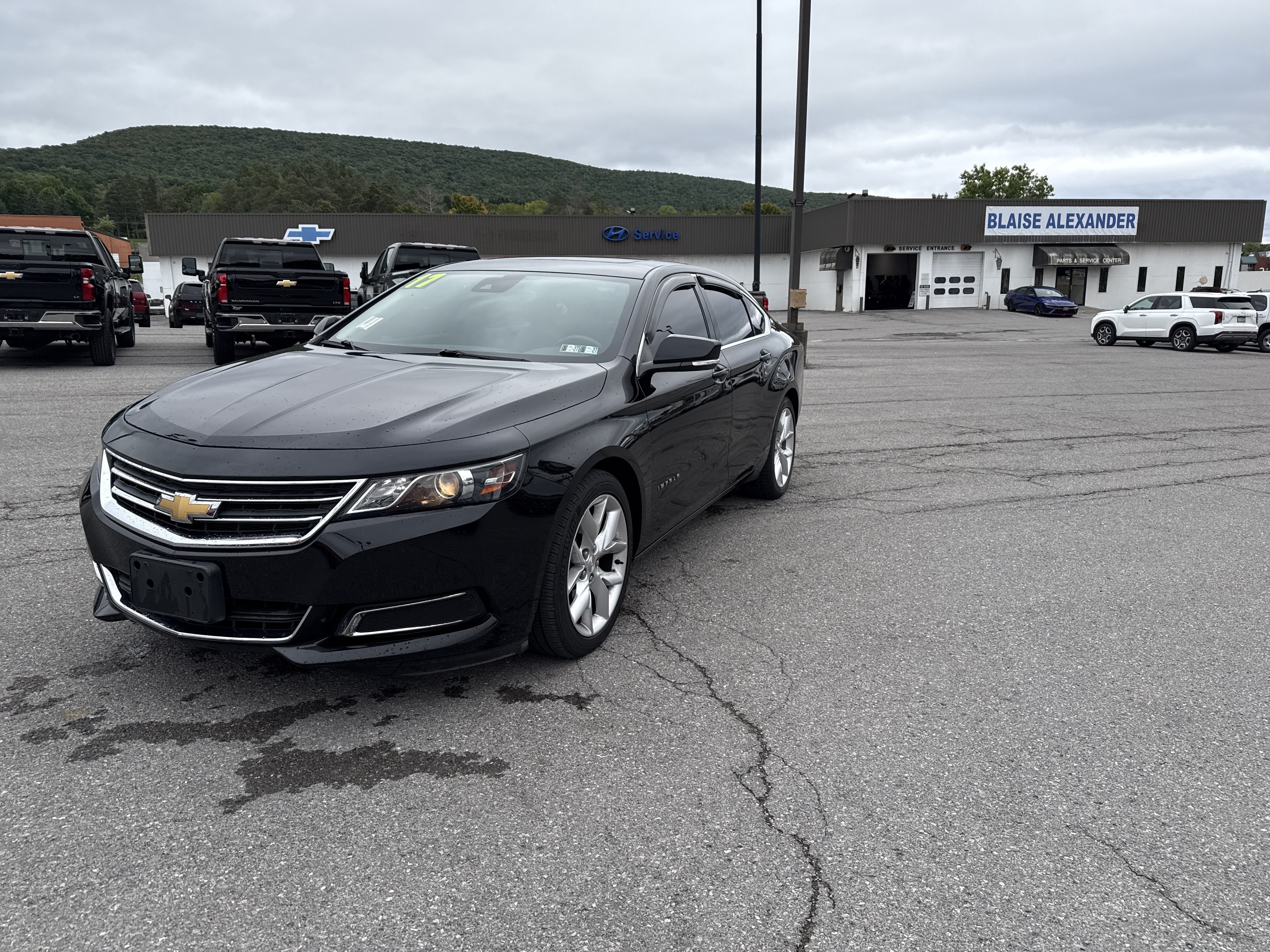 Used 2017 Chevrolet Impala LT w/ Leather Package FWD image 7
