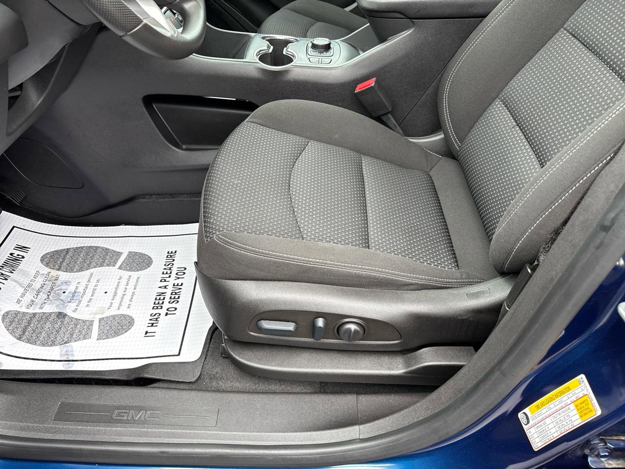 Used 2022 GMC Terrain SLE image 16