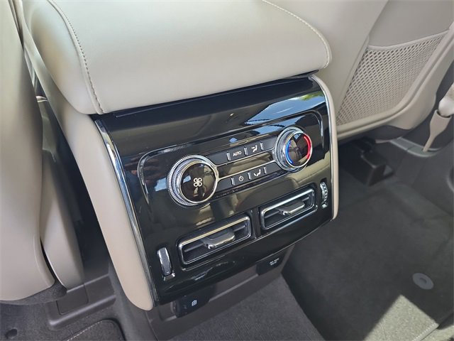 Used 2024 Lincoln Aviator Premiere w/ Premium Package image 16