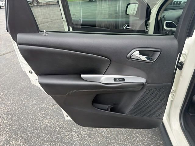 Used 2020 Dodge Journey SE FWD image 24