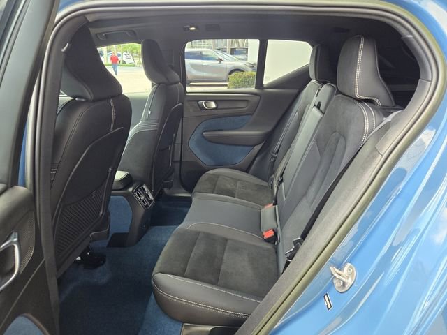 Used 2023 Volvo XC40 Recharge Plus image 15