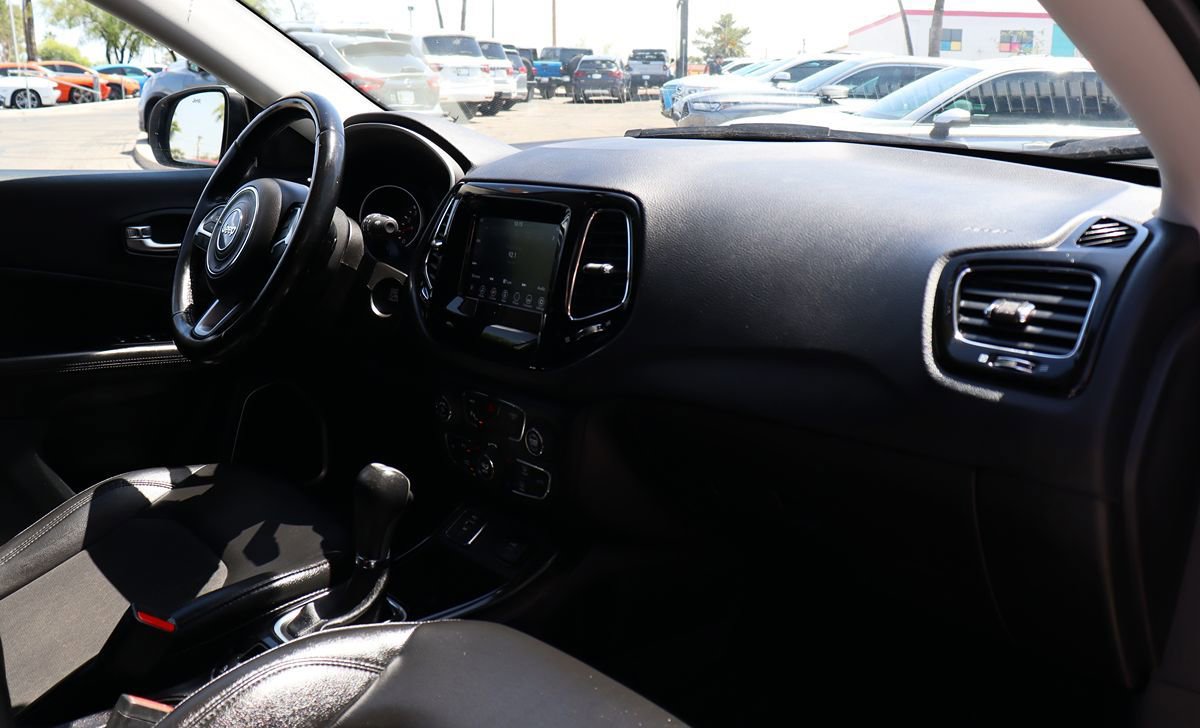 Used 2020 Jeep Compass Latitude FWD image 35