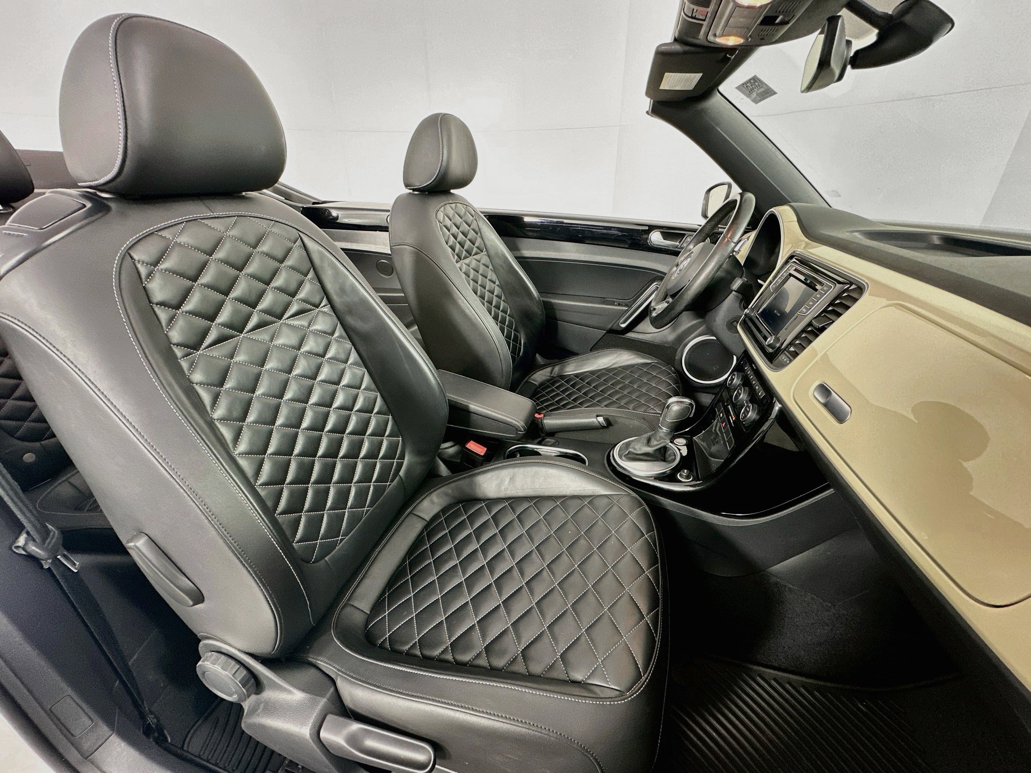Used 2019 Volkswagen Beetle 2.0T S FWD image 27