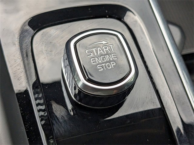 New 2025 Volvo XC60 B5 Plus w/ Protection Package Premier image 31