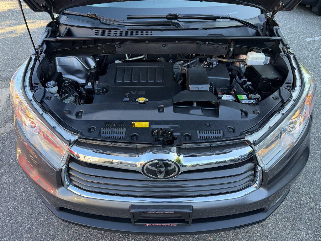 Used 2014 Toyota Highlander Limited Platinum AWD/4WD image 9