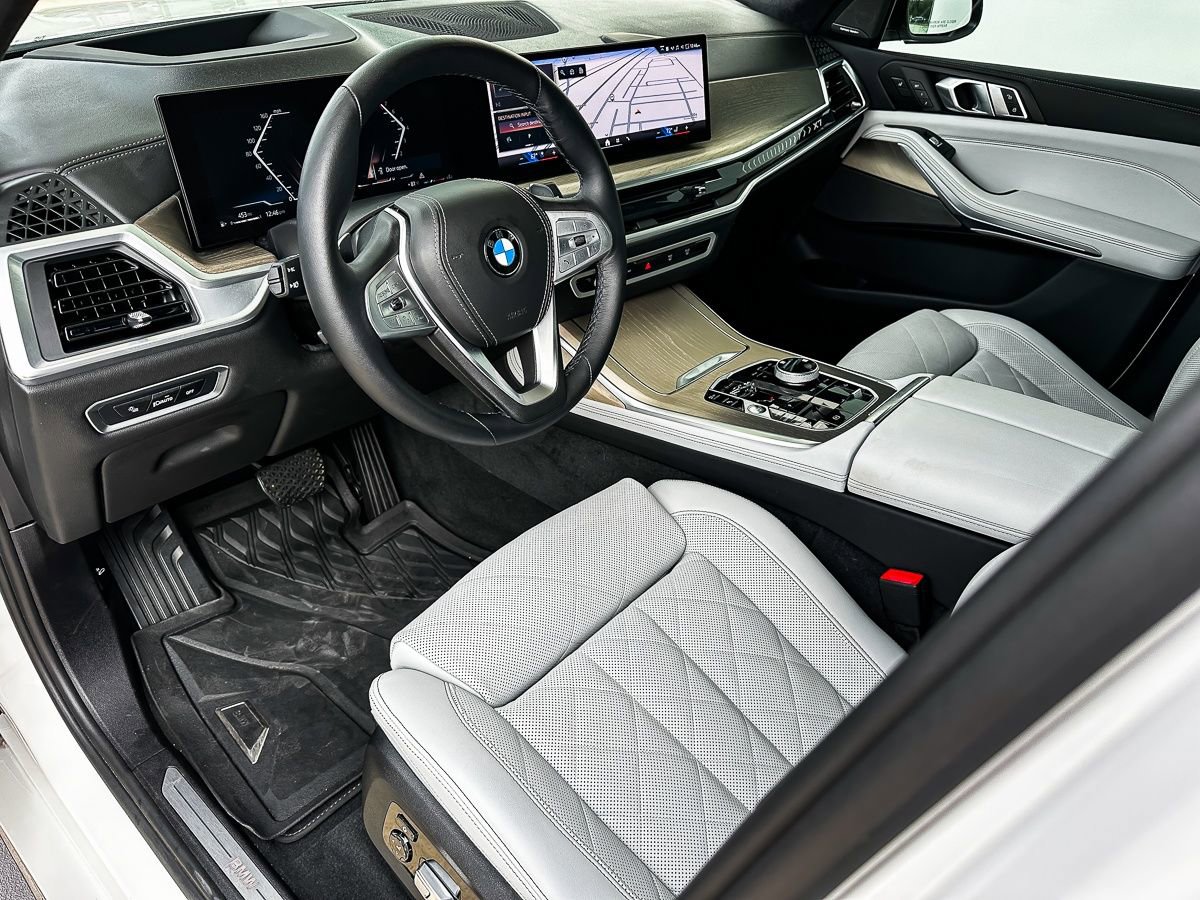 Certified 2024 BMW X7 xDrive40i w/ Executive Package image 14