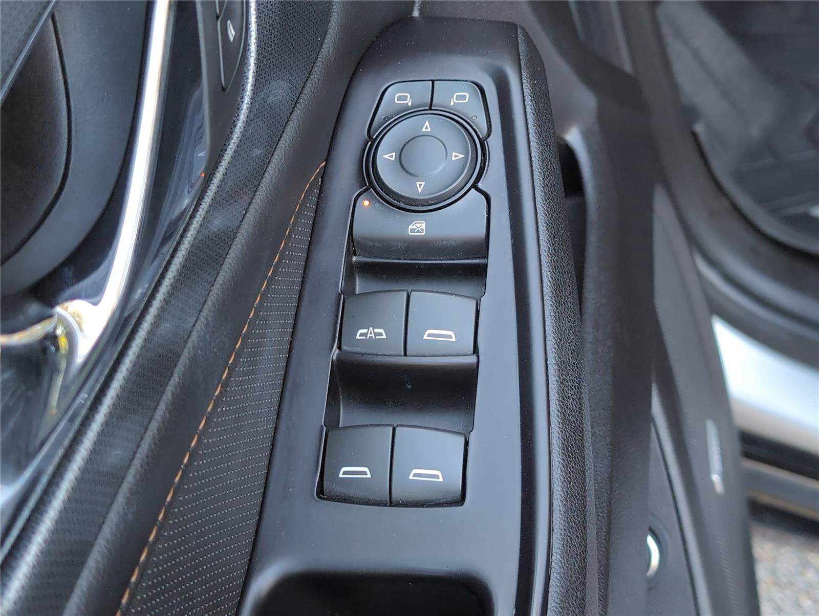 Used 2018 Chevrolet Traverse Premier w/ Redline Edition image 12