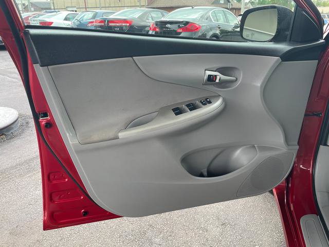 Used 2013 Toyota Corolla LE FWD image 9