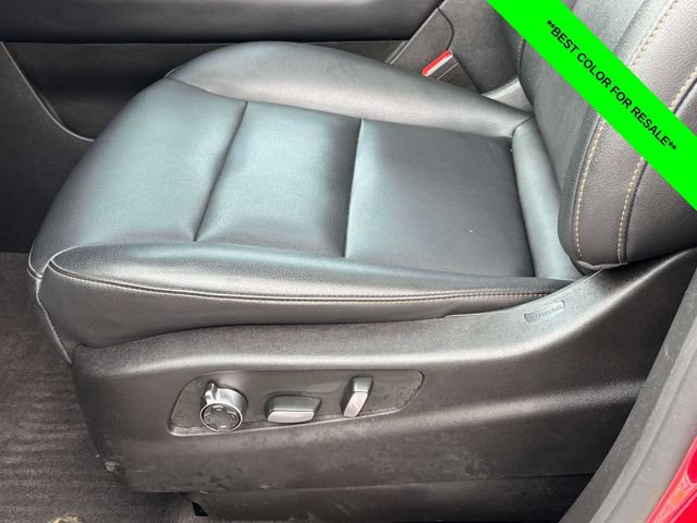 Used 2023 Cadillac XT4 Sport w/ Cold Weather Package AWD/4WD image 5