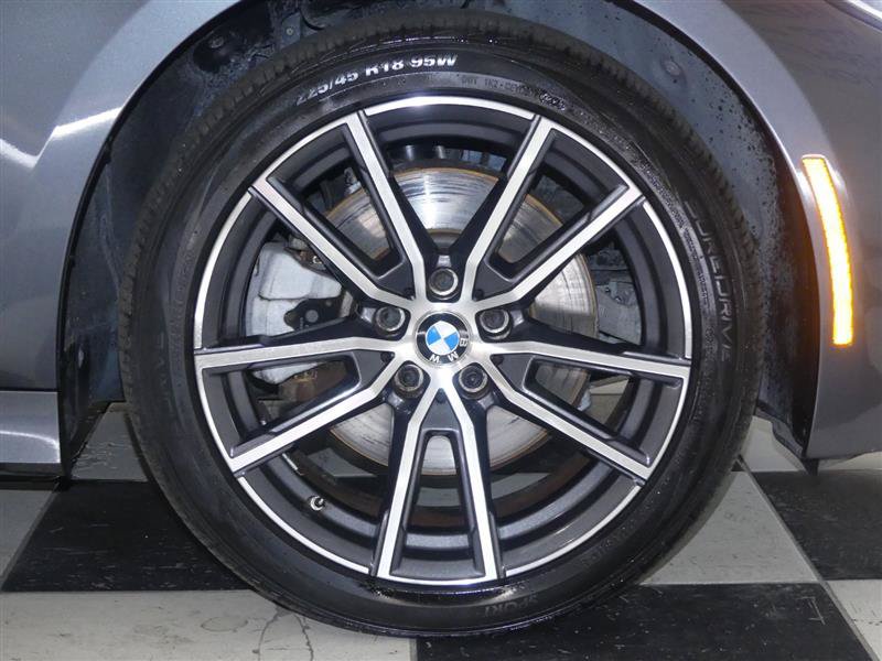 Used 2022 BMW 330i xDrive Sedan AWD/4WD image 35