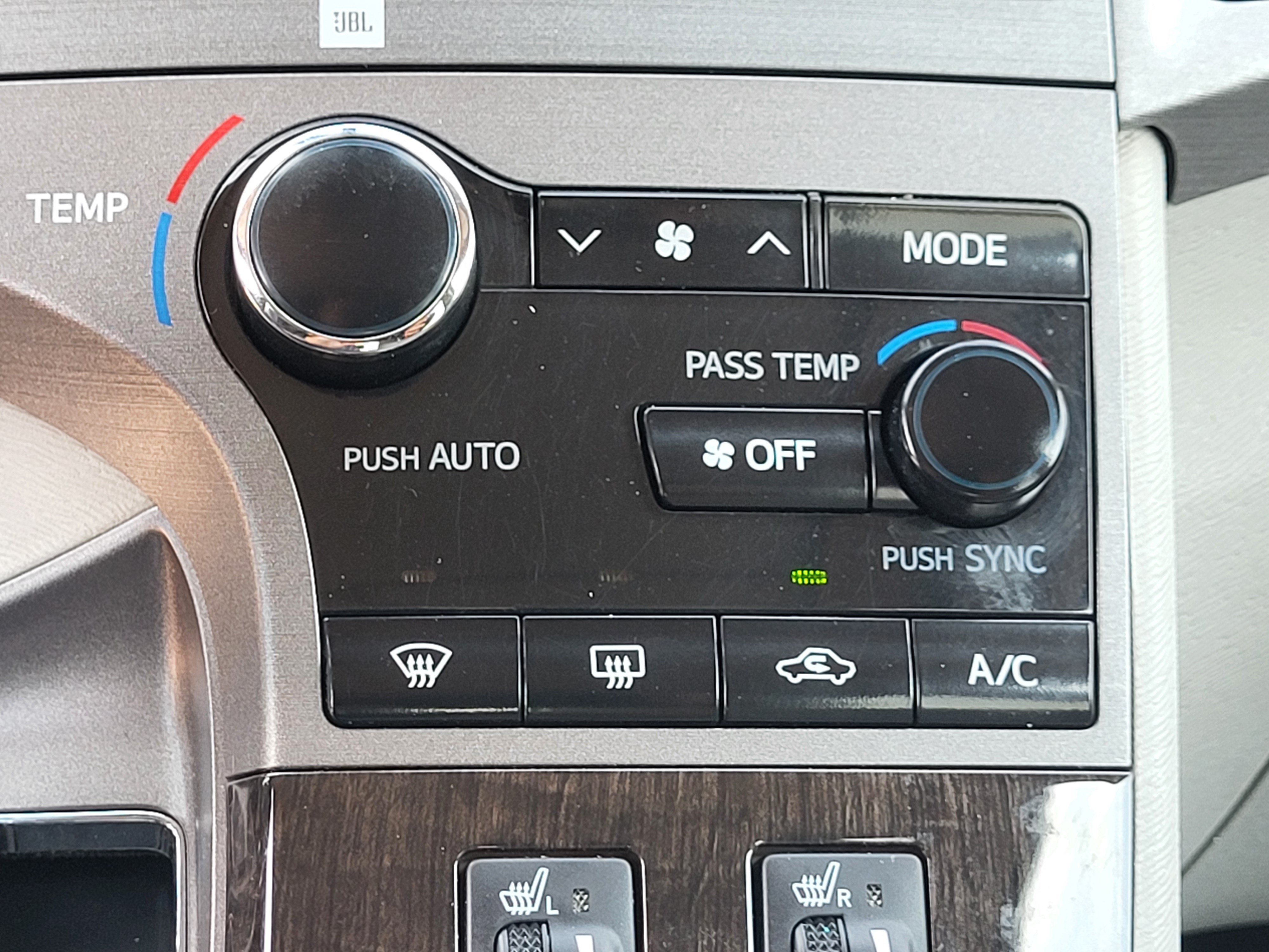 Used 2013 Toyota Venza XLE w/ XLE Premium Pkg AWD/4WD image 16