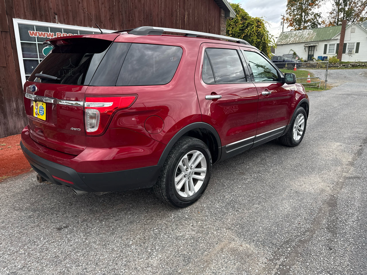 Used 2015 Ford Explorer XLT w/ Equipment Group 202B image 8