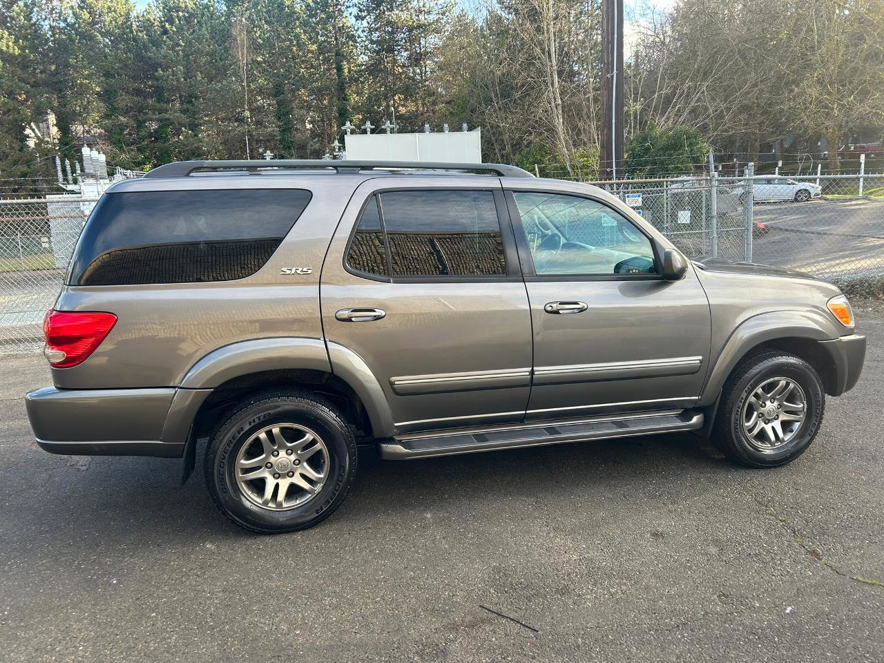 Used 2006 Toyota Sequoia SR5 AWD/4WD image 4