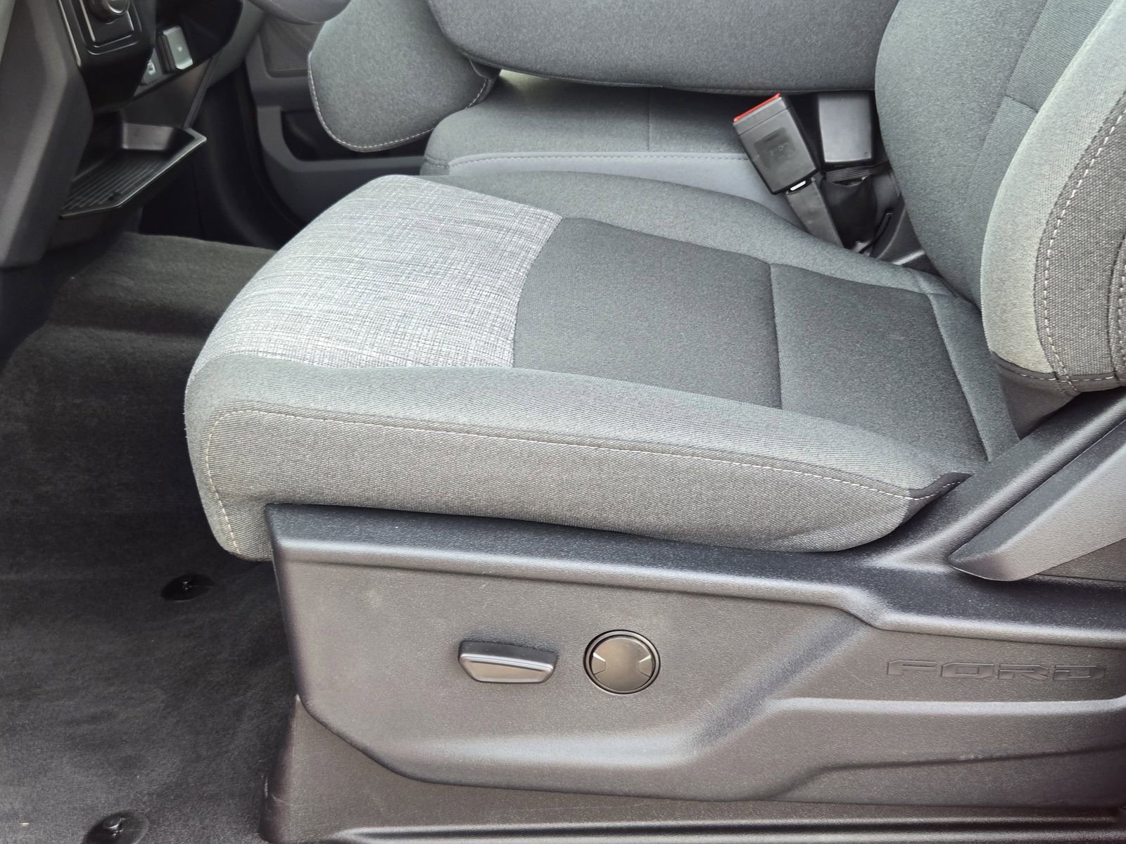 New 2026 Ford F350 XLT w/ XLT Premium Package image 24