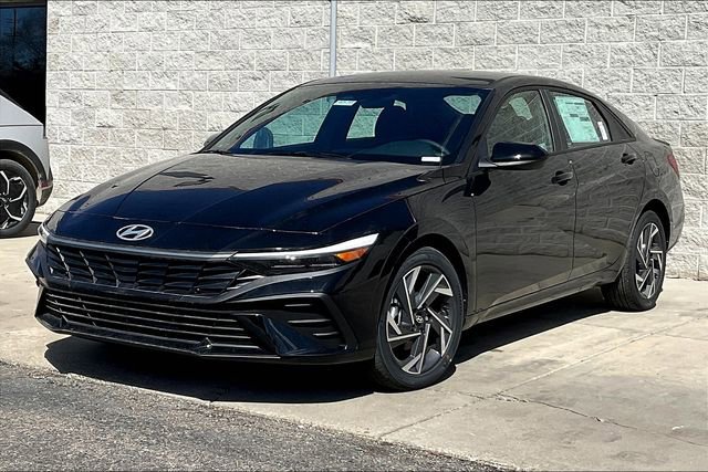 New 2025 Hyundai Elantra Sport image 2