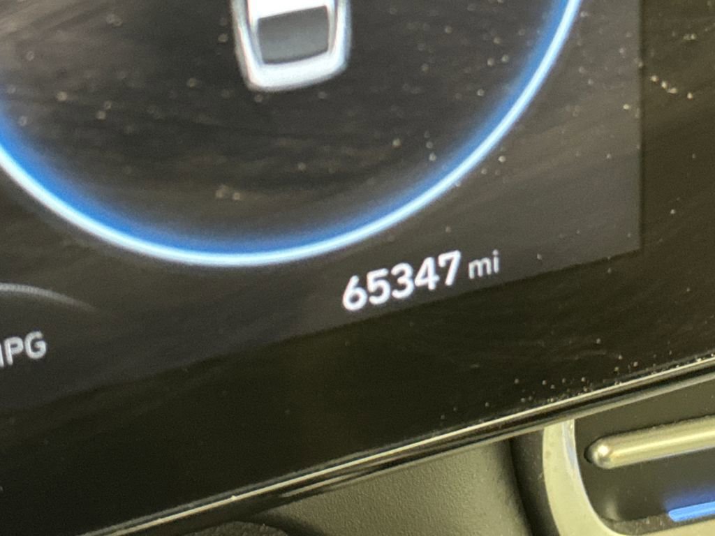 Used 2021 Hyundai Elantra Limited image 16