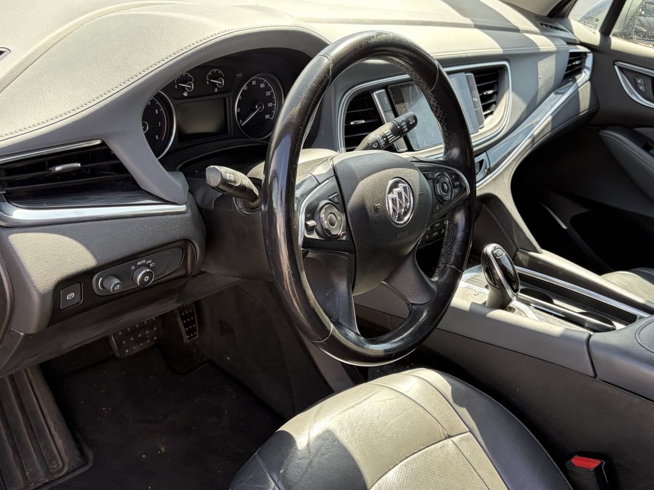 Used 2019 Buick Enclave Essence FWD image 7