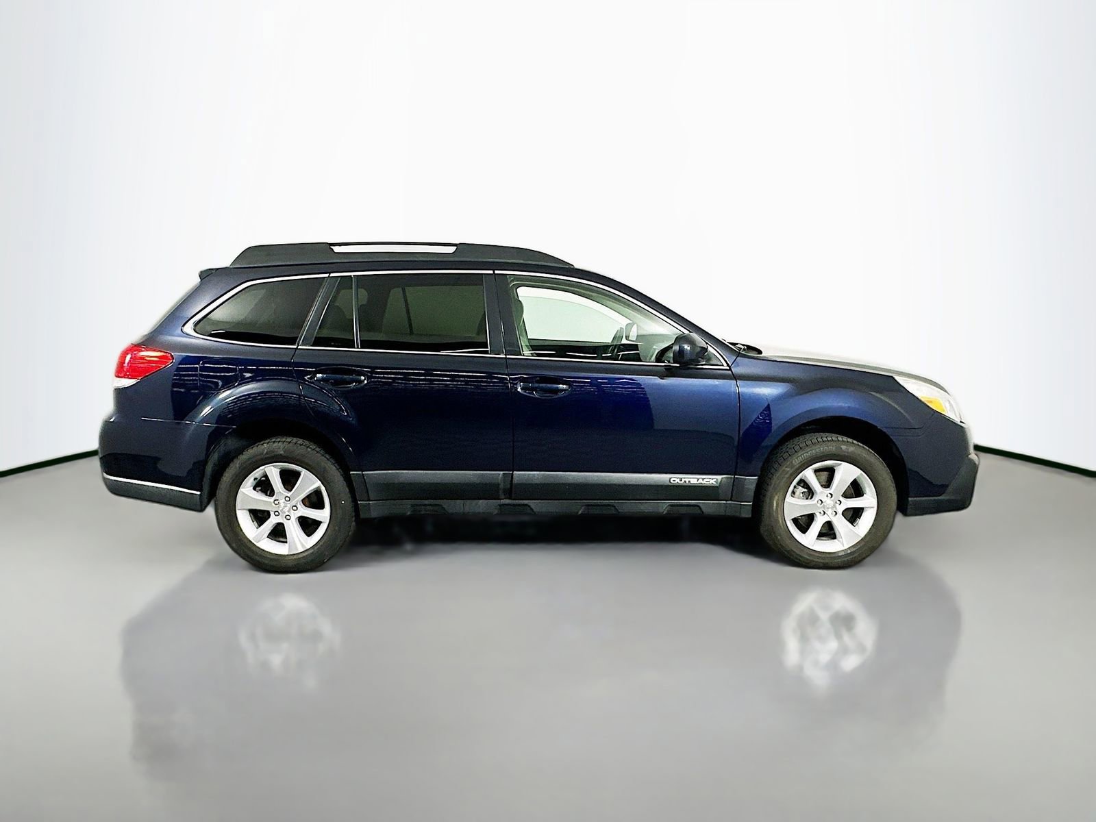 Used 2014 Subaru Outback 3.6R Limited AWD/4WD image 10