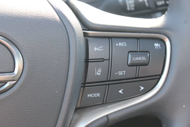 Certified 2024 Lexus UX 250h FWD image 17
