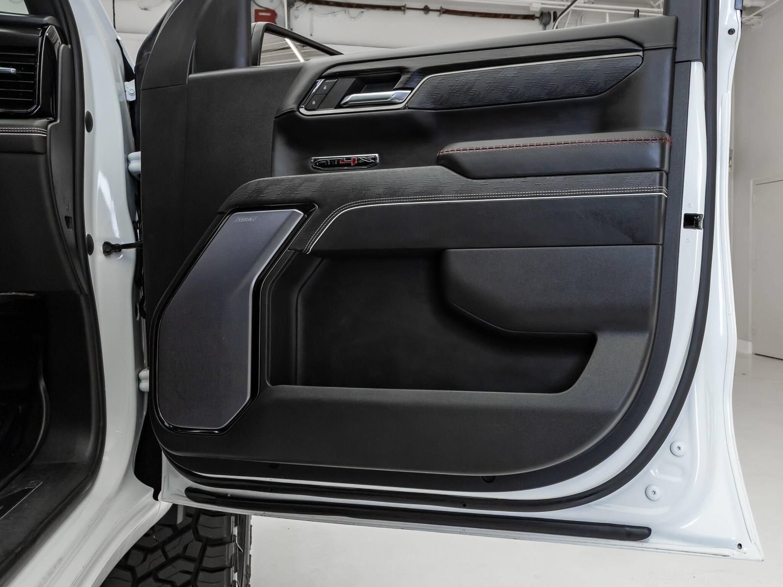 Used 2023 GMC Sierra 1500 AT4X AWD/4WD image 35