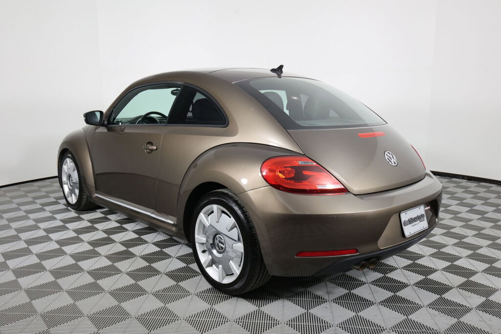 Used 2012 Volkswagen Beetle 2.5 FWD image 4
